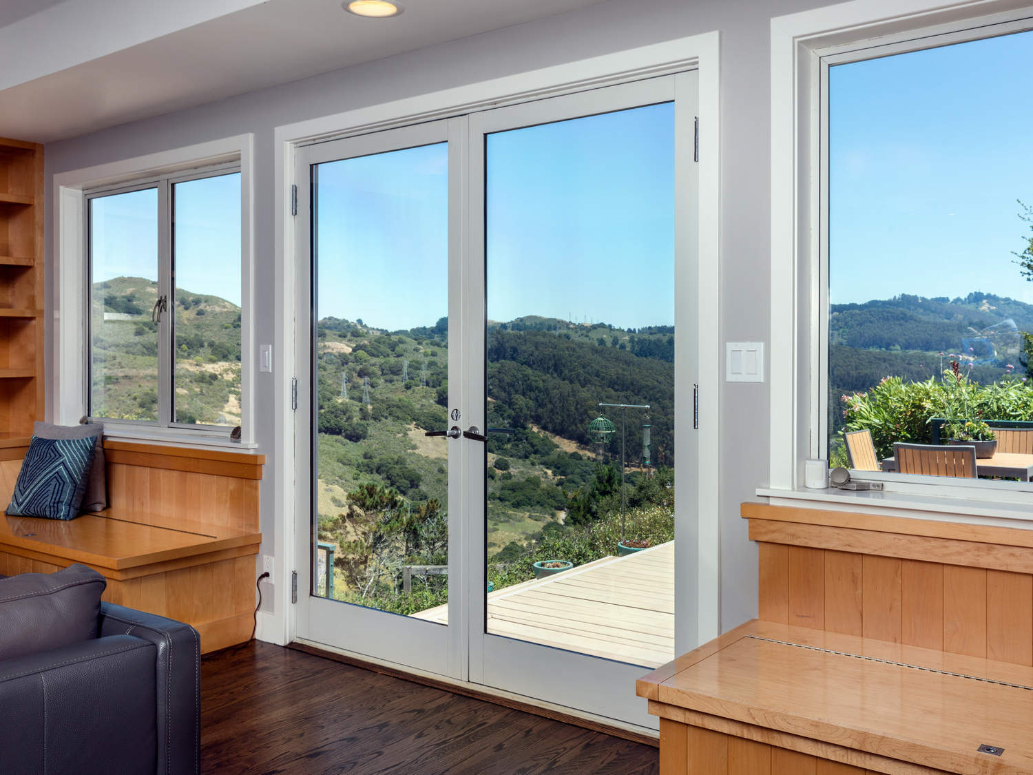 Panorama,House,Home,With,Double,Aluminum,Doors,And,Windows.