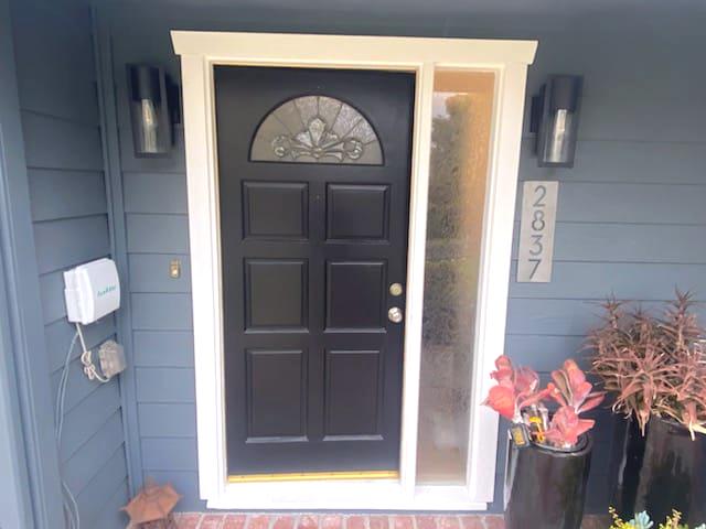 Entry Door with Sidelite Installation in Altadena, CA