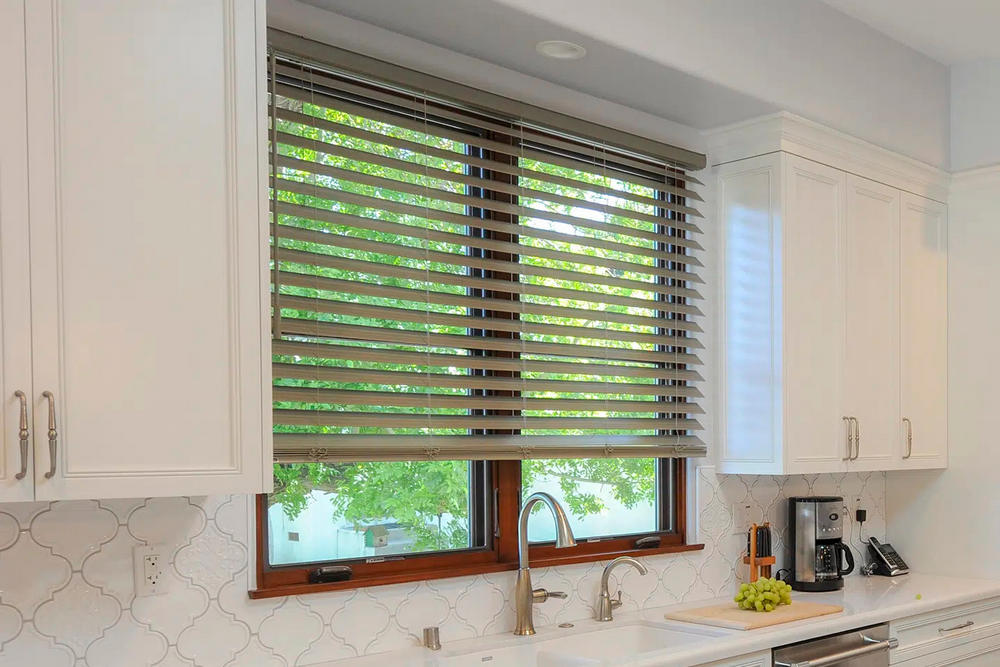 Vista-Top Perks of Norman Faux Wood Blinds﻿