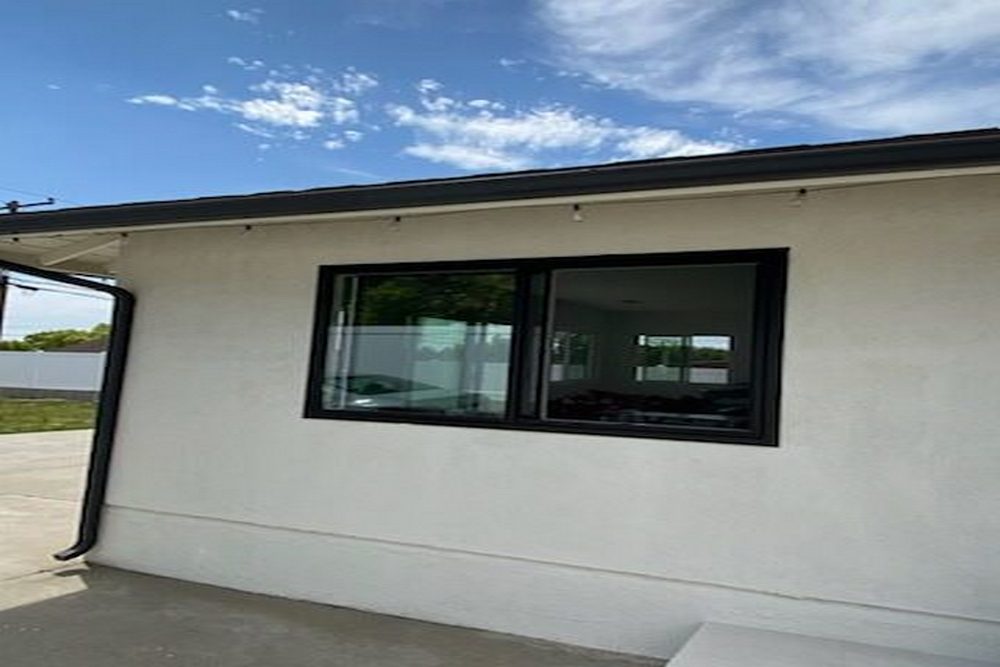 Advantages of Low‑E Glass Coatings for Year-Round Comfort